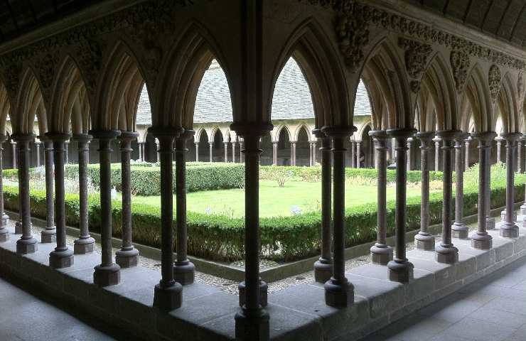 Cloitre abbaye Mont-Saint-Michel