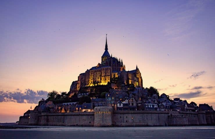 Mont-Saint-Michel au crépuscule
