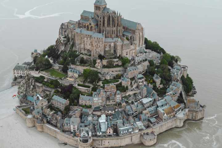 Mont Saint-Michel en Normandie : ce qu’il faut savoir des vols en ULM